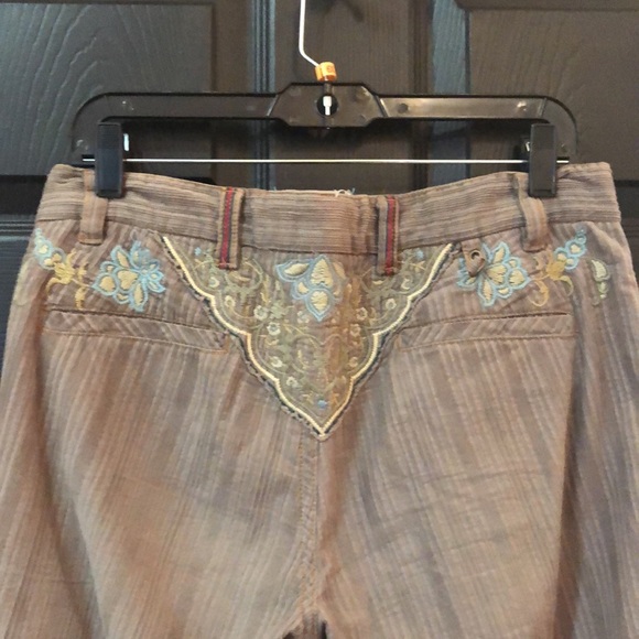 Two Ten Ten Five Capris - Picture 5 of 7